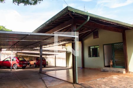 Casa à venda com 778m², 4 quartos e 5 vagas Casa à venda com 778m², 4 quartos e 5 vagasFACHADA