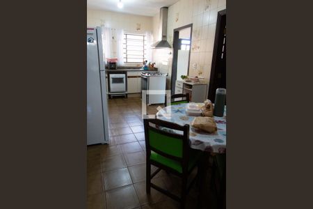 Casa à venda com 778m², 4 quartos e 5 vagas Casa à venda com 778m², 4 quartos e 5 vagasCOZINHA