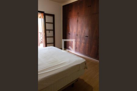Casa à venda com 778m², 4 quartos e 5 vagas Casa à venda com 778m², 4 quartos e 5 vagasSUITE