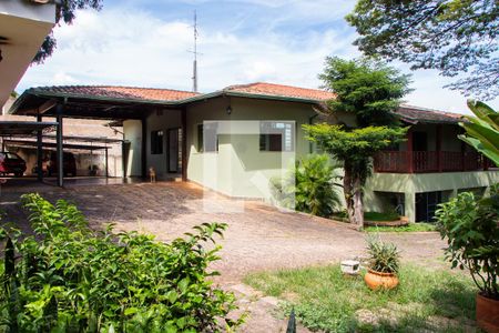 Casa à venda com 778m², 4 quartos e 5 vagas Casa à venda com 778m², 4 quartos e 5 vagasFACHADA