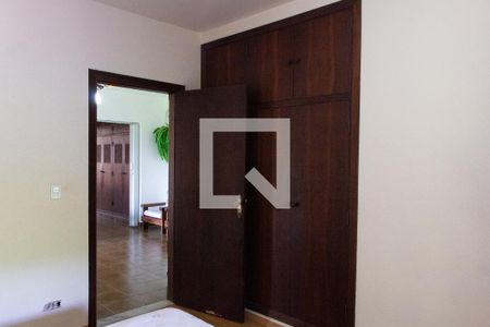 Casa à venda com 778m², 4 quartos e 5 vagas Casa à venda com 778m², 4 quartos e 5 vagasQUARTO 3
