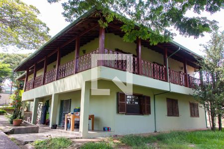 Casa à venda com 778m², 4 quartos e 5 vagas Casa à venda com 778m², 4 quartos e 5 vagasFACHADA FUNDOS/LATERAL