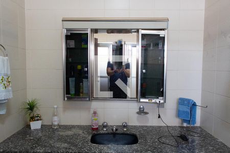Casa à venda com 778m², 4 quartos e 5 vagas Casa à venda com 778m², 4 quartos e 5 vagasBANHEIRO DA SUITE