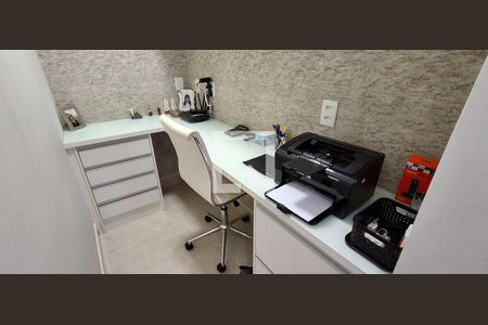 Apartamento à venda com 160m², 3 quartos e 4 vagas Apartamento à venda com 160m², 3 quartos e 4 vagasEscritório