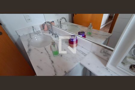 Apartamento à venda com 160m², 3 quartos e 4 vagas Apartamento à venda com 160m², 3 quartos e 4 vagasBanheiro Suíte 1