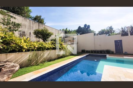 Casa de condomínio à venda com 200m², 5 quartos e 4 vagas Casa de condomínio à venda com 200m², 5 quartos e 4 vagasPiscina