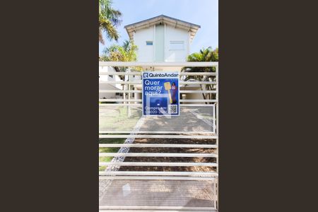 Casa de condomínio à venda com 200m², 5 quartos e 4 vagas Casa de condomínio à venda com 200m², 5 quartos e 4 vagasPlaquinha