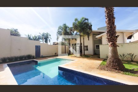 Casa de condomínio à venda com 200m², 5 quartos e 4 vagas Casa de condomínio à venda com 200m², 5 quartos e 4 vagasPiscina