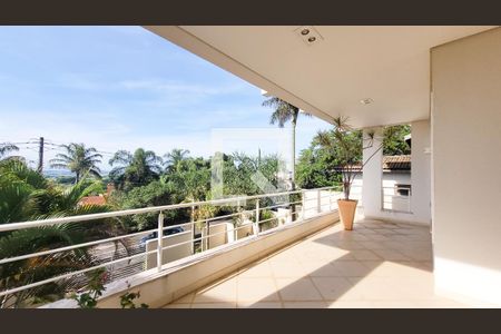 Casa de condomínio à venda com 200m², 5 quartos e 4 vagas Casa de condomínio à venda com 200m², 5 quartos e 4 vagasVaranda da Sala