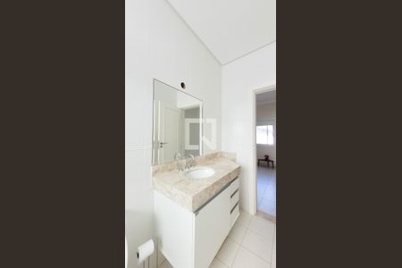 Casa de condomínio à venda com 200m², 5 quartos e 4 vagas Casa de condomínio à venda com 200m², 5 quartos e 4 vagasBanheiro da Suíte 4