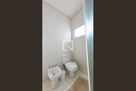 Casa de condomínio à venda com 200m², 5 quartos e 4 vagas Casa de condomínio à venda com 200m², 5 quartos e 4 vagasBanheiro da Suíte 2