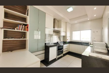 Casa de condomínio à venda com 200m², 5 quartos e 4 vagas Casa de condomínio à venda com 200m², 5 quartos e 4 vagasCozinha