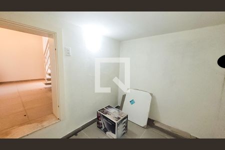 Casa de condomínio à venda com 200m², 5 quartos e 4 vagas Casa de condomínio à venda com 200m², 5 quartos e 4 vagasAdega