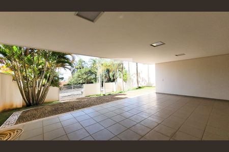 Casa de condomínio à venda com 200m², 5 quartos e 4 vagas Casa de condomínio à venda com 200m², 5 quartos e 4 vagasGaragem