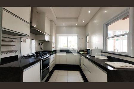 Casa de condomínio à venda com 200m², 5 quartos e 4 vagas Casa de condomínio à venda com 200m², 5 quartos e 4 vagasCozinha