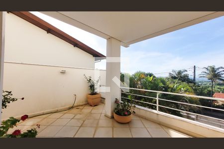 Casa de condomínio à venda com 200m², 5 quartos e 4 vagas Casa de condomínio à venda com 200m², 5 quartos e 4 vagasVaranda da Sala