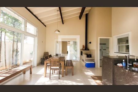 Casa de condomínio à venda com 200m², 5 quartos e 4 vagas Casa de condomínio à venda com 200m², 5 quartos e 4 vagasÁrea gourmet