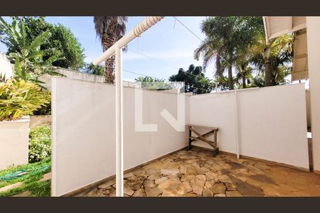 Casa de condomínio à venda com 200m², 5 quartos e 4 vagas Casa de condomínio à venda com 200m², 5 quartos e 4 vagasÁrea externa