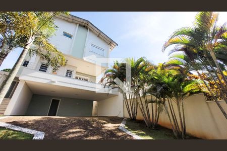Casa de condomínio à venda com 200m², 5 quartos e 4 vagas Casa de condomínio à venda com 200m², 5 quartos e 4 vagasGaragem