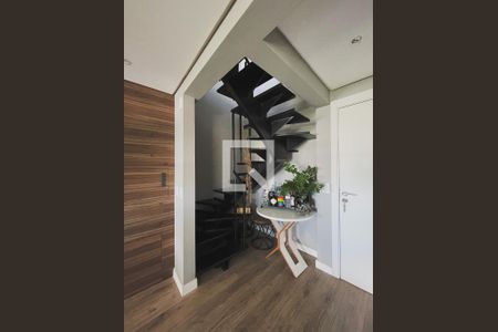 Apartamento à venda com 64m², 1 quarto e 1 vagaEscada