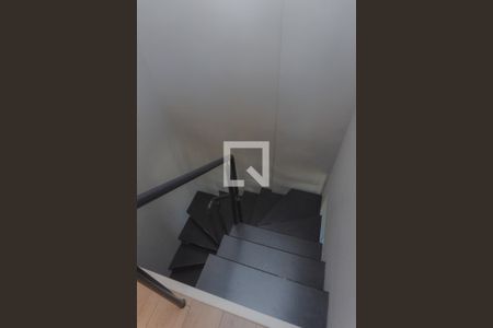 Apartamento à venda com 64m², 1 quarto e 1 vagaEscada