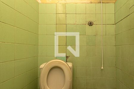 Casa à venda com 510m², 3 quartos e 3 vagasbanheiro na área de serviço_2