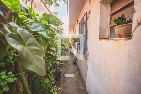 Casa à venda com 200m², 4 quartos e 4 vagas Casa à venda com 200m², 4 quartos e 4 vagasCorredor Lateral