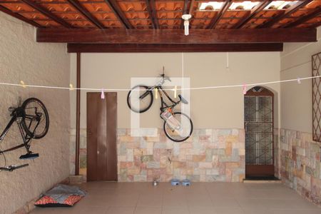 Casa à venda com 270m², 3 quartos e 5 vagasGaragem