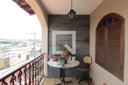 Casa à venda com 270m², 3 quartos e 5 vagasVaranda