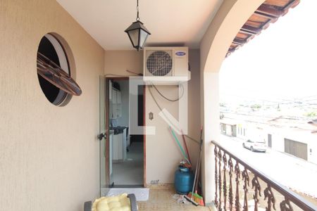 Casa à venda com 270m², 3 quartos e 5 vagasVaranda