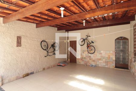 Casa à venda com 270m², 3 quartos e 5 vagasGaragem