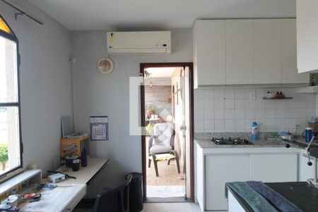 Casa à venda com 270m², 3 quartos e 5 vagasConsultório