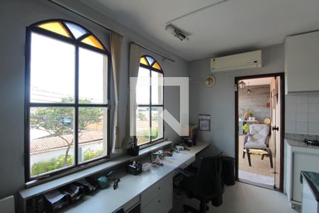 Casa à venda com 270m², 3 quartos e 5 vagasConsultório