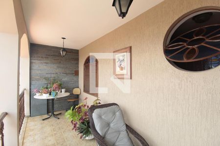 Casa à venda com 270m², 3 quartos e 5 vagasVaranda