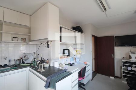 Casa à venda com 270m², 3 quartos e 5 vagasConsultório