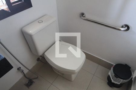 Casa à venda com 270m², 3 quartos e 5 vagasBanheiro Social 2