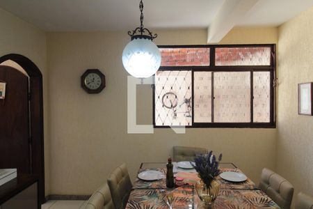 Casa à venda com 270m², 3 quartos e 5 vagasCopa