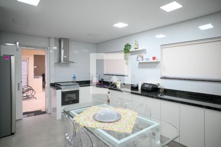 Casa à venda com 157m², 3 quartos e 2 vagas Casa à venda com 157m², 3 quartos e 2 vagasCozinha