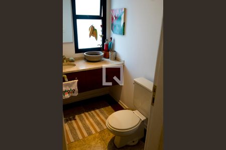 Apartamento à venda com 171m², 4 quartos e 3 vagas Apartamento à venda com 171m², 4 quartos e 3 vagasBanheiro de Serviço