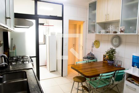 Apartamento à venda com 171m², 4 quartos e 3 vagas Apartamento à venda com 171m², 4 quartos e 3 vagasCozinha