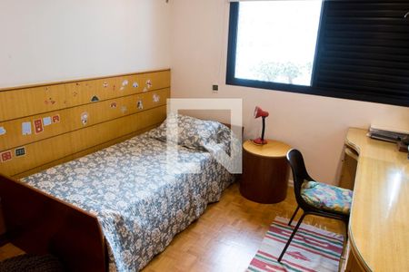 Apartamento à venda com 171m², 4 quartos e 3 vagas Apartamento à venda com 171m², 4 quartos e 3 vagasQuarto 2