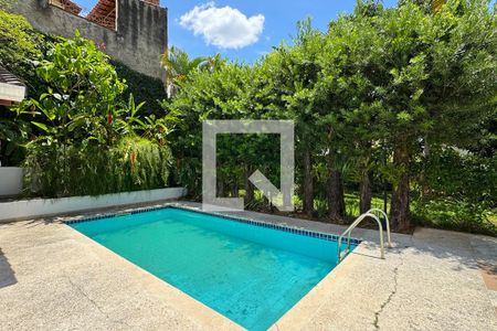 Casa de condomínio à venda com 317m², 3 quartos e 2 vagasPiscina