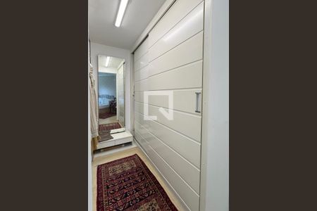 Casa de condomínio à venda com 317m², 3 quartos e 2 vagasCloset da suíte 1