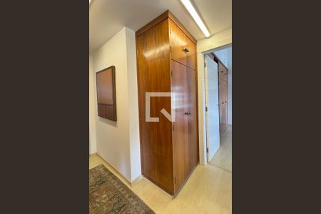 Casa de condomínio à venda com 317m², 3 quartos e 2 vagasCorredor