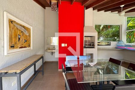 Casa de condomínio à venda com 317m², 3 quartos e 2 vagasChurrasqueira