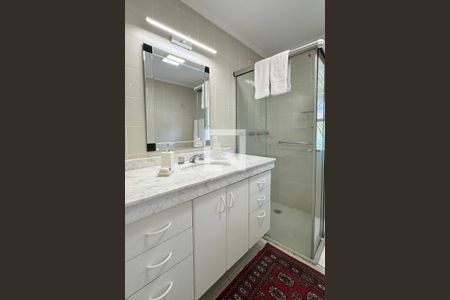 Casa de condomínio à venda com 317m², 3 quartos e 2 vagasBanheiro Corredor