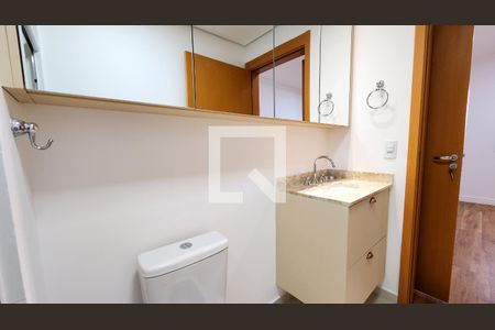 Apartamento à venda com 69m², 2 quartos e 2 vagasBanheiro da Suíte