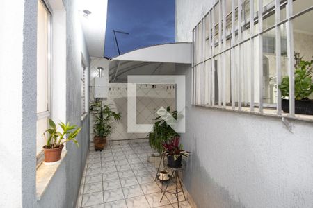 Casa à venda com 180m², 3 quartos e 4 vagas Casa à venda com 180m², 3 quartos e 4 vagasQuintal