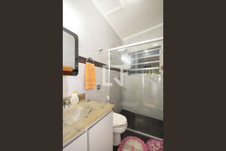 Casa à venda com 180m², 3 quartos e 4 vagas Casa à venda com 180m², 3 quartos e 4 vagasBanheiro 2