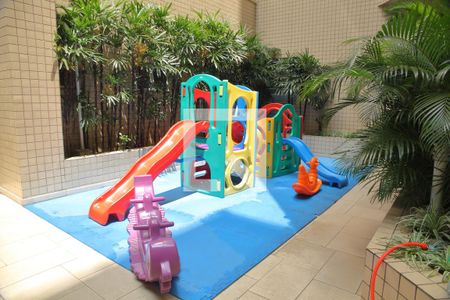 Apartamento à venda com 90m², 3 quartos e 2 vagasÁrea comum - Playground